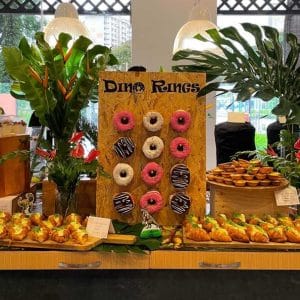 11304Petite Wall Rental (holds 12-24 donuts)