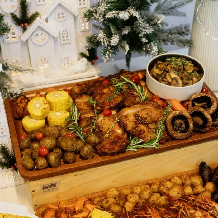 Joyeux Noël Set Menu with Grilled Chicken Thigh Platter (from $780 for 20pax) (1 Nov-1 Jan 2024)