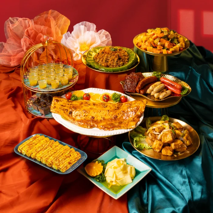 Fortune Kumquat Soy-Glazed Salmon with Housemade Cilantro Cream Dip Feast (9 course)